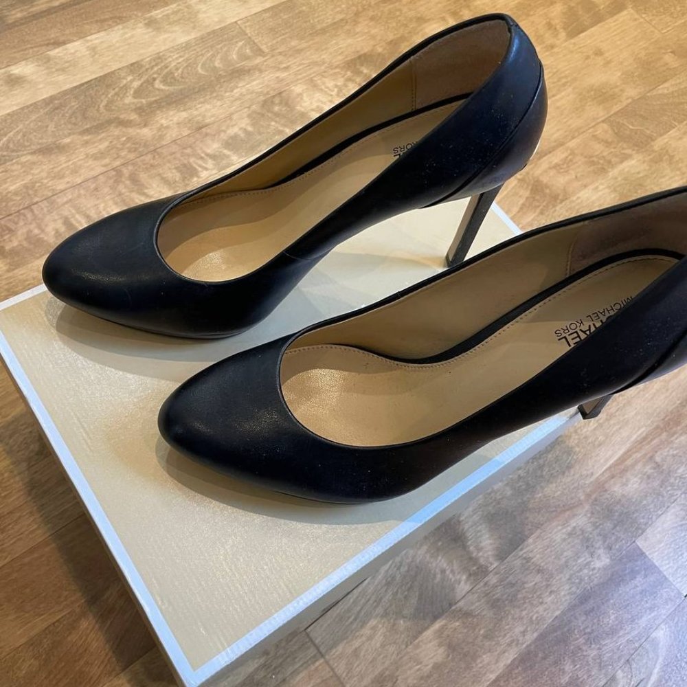 Michael Kors - Black Heels Size 8